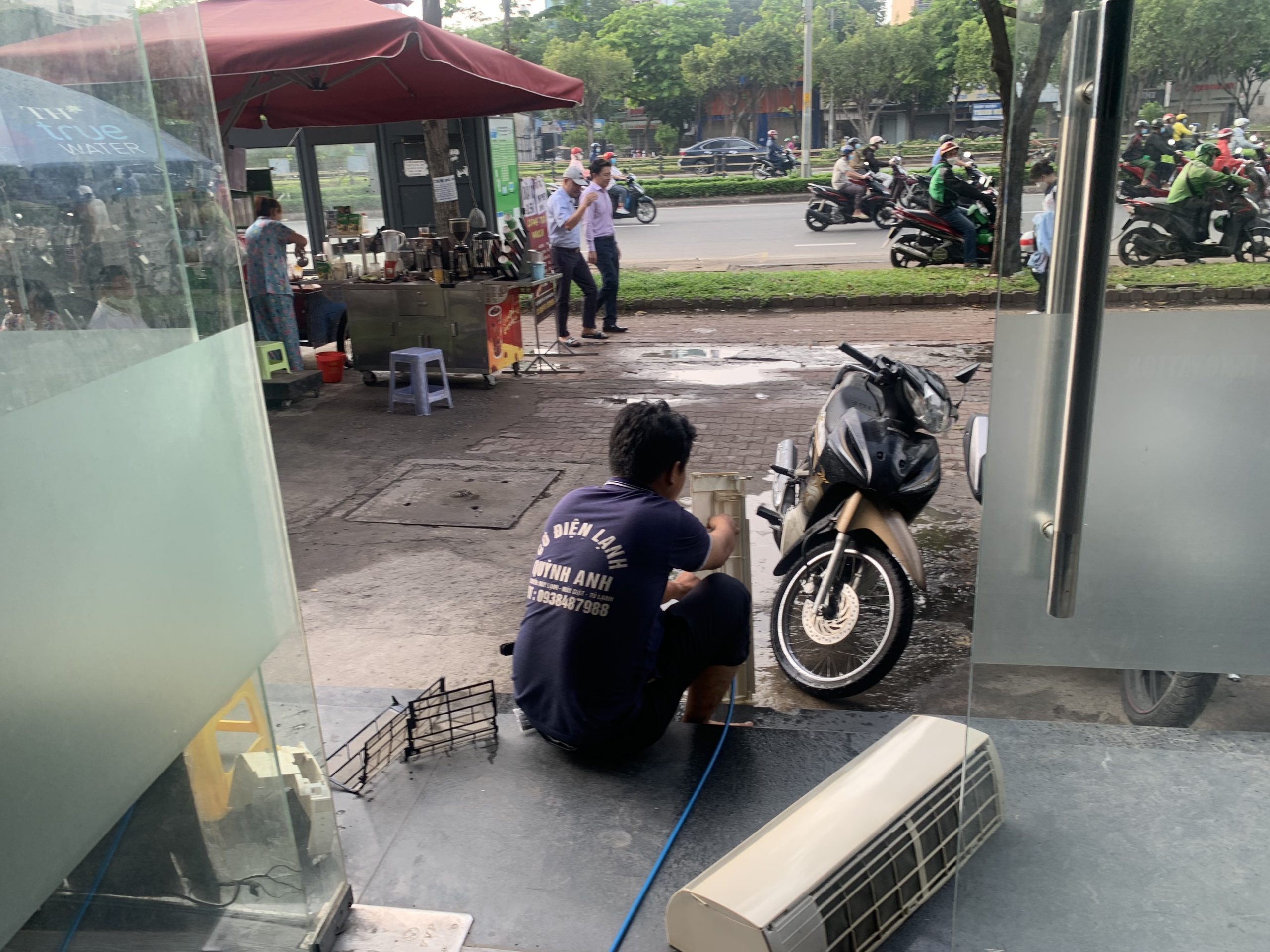 vệ sinh máy lạnh tại nhà
