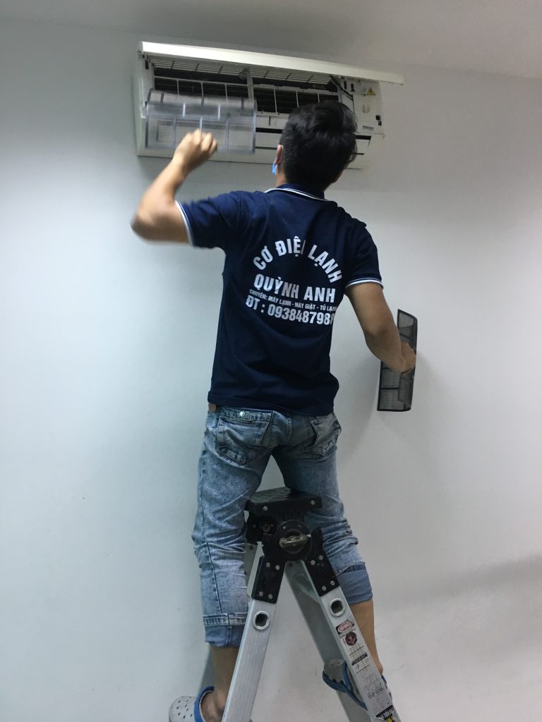 sửa máy lạnh chảy nước tại nhà