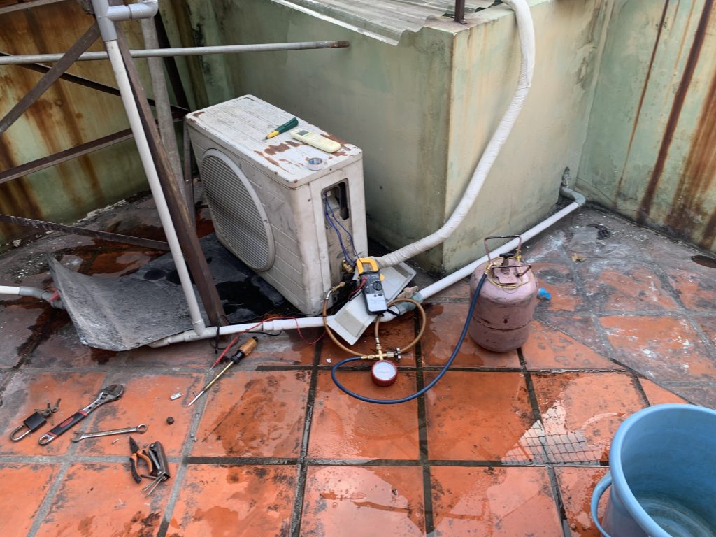Dấu hiệu nhận biết sửa máy lạnh bị xì ga